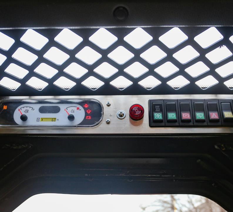 لوحة جرافة انزلاقية التوجيه Skid Steer Loader Panel