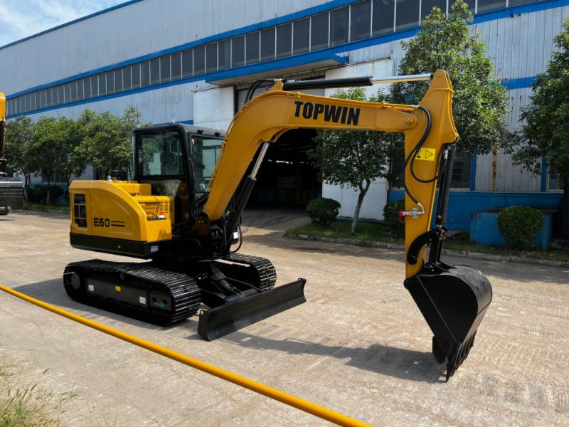 6 طن حفارة للبيع 6 Ton Excavator For Sale